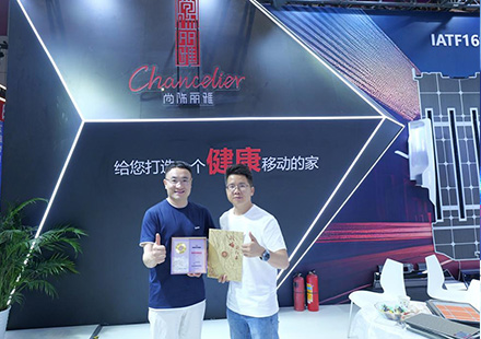 尊龙凯时品牌授权牌签约典礼圆满进行